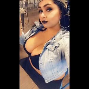 Meet your Posher, Desiree